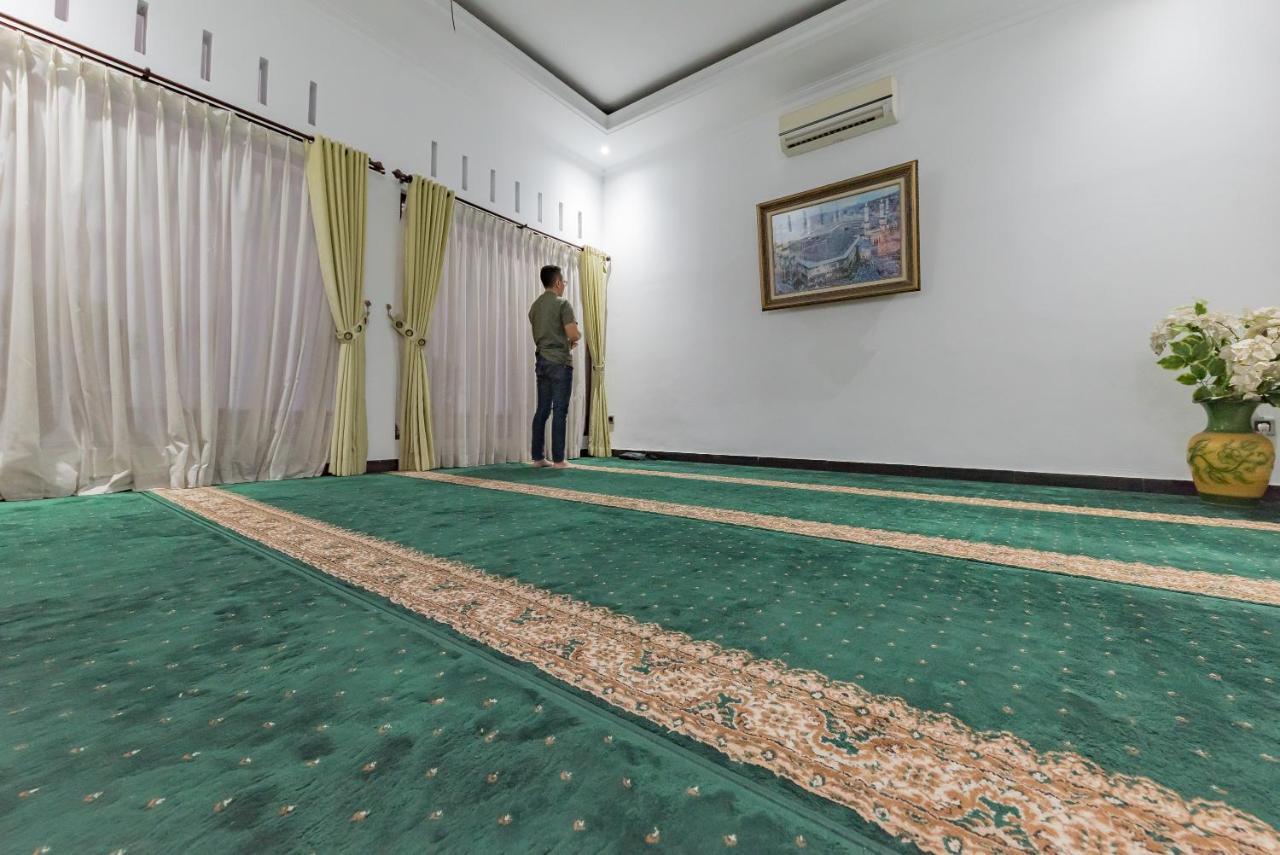 Urbanview Hotel Khayrizsan Tasikmalaya By Reddoorz Eksteriør bilde